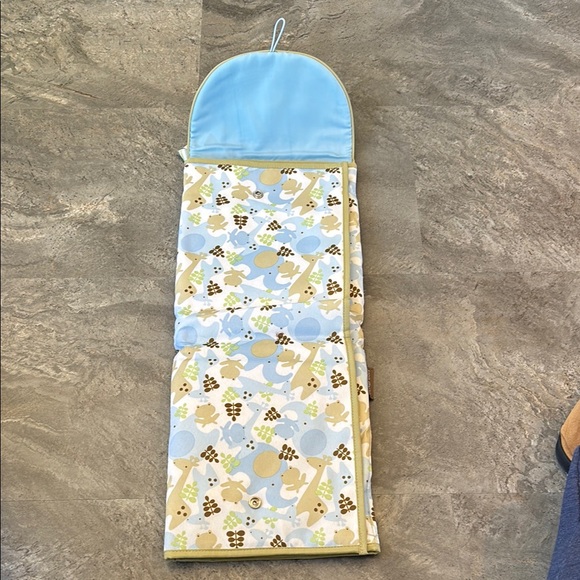 NWOT Gund Baby Portable Diaper Bag, Zoo Animal, Fold Out Bag, Holiday, On The Go - Picture 7 of 16